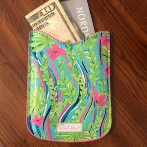 Lilly Pulitzer Pouch 🌸